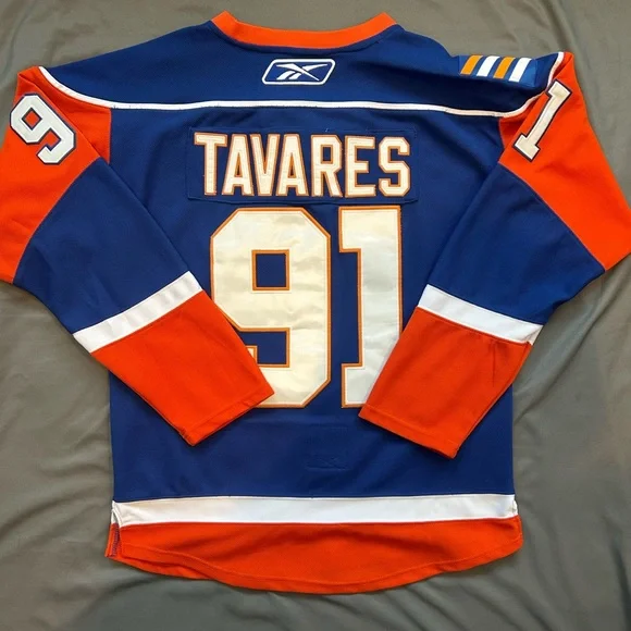 Authentic Vintage Reebok / NHL / New York Islanders Jersey - Picture 9 of 11